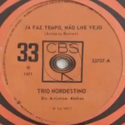 Capa do disco Já faz tempo, não lhe vejo / Cuidado com as coisas, de Trio Nordestino